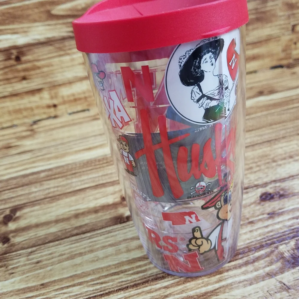 Tervis Red NCAA Football College 16 Oz Tumbler Insulated Cup Glass Cornhuskers